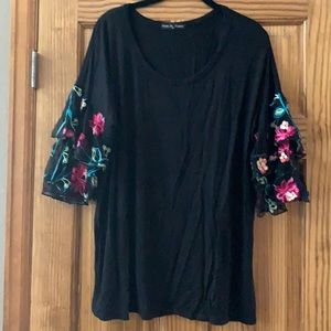Kim & Cami tee with flower appliqué sleeves